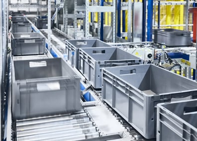 modern-box-conveyor-system-with-boxes